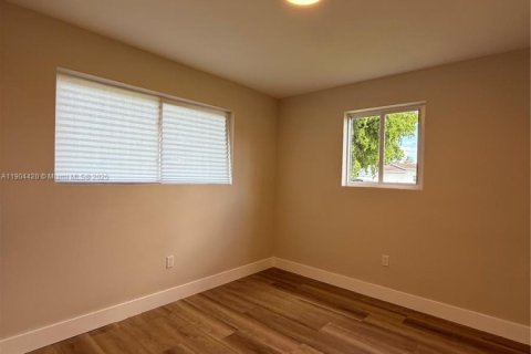 Villa ou maison à vendre à Miami Gardens, Floride: 4 chambres, 111.48 m2 № 1955431 - photo 19