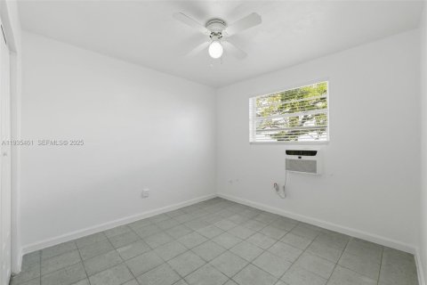Casa en alquiler en Miami, Florida, 2 dormitorios, 74.32 m2 № 1993680 - foto 11