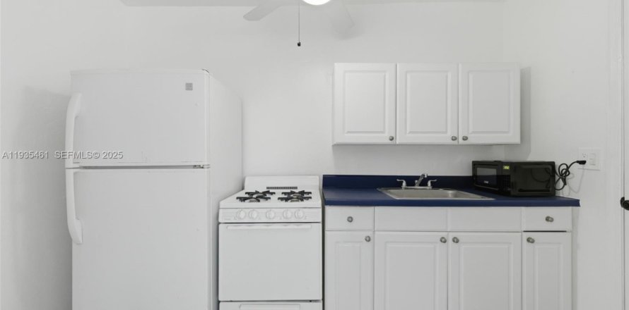 Casa en Miami, Florida 2 dormitorios, 74.32 m2 № 1993680