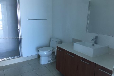 Condo in Miami, Florida, 1 bedroom  № 1889749 - photo 20