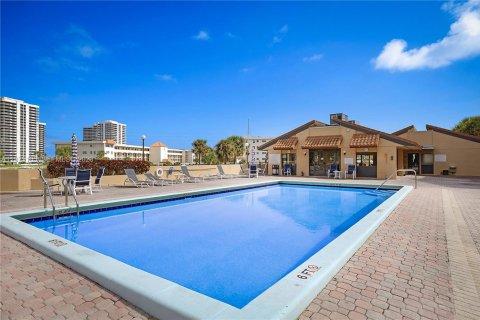 Condo in North Palm Beach, Florida, 2 bedrooms  № 2035905 - photo 26