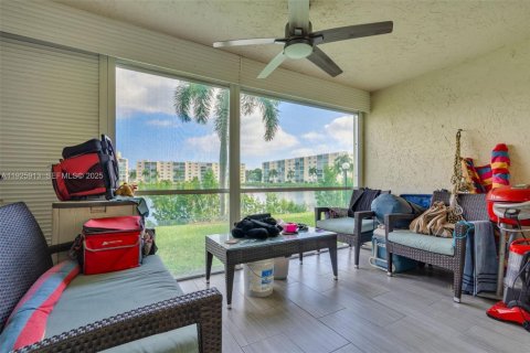 Condo in Dania Beach, Florida, 2 bedrooms  № 1991971 - photo 19