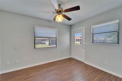 House in Lakeland, Florida 2 bedrooms, 138.15 sq.m. № 1640451 - photo 16