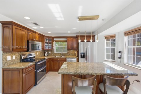Casa en venta en Coconut Creek, Florida, 3 dormitorios, 198.53 m2 № 2073141 - foto 19