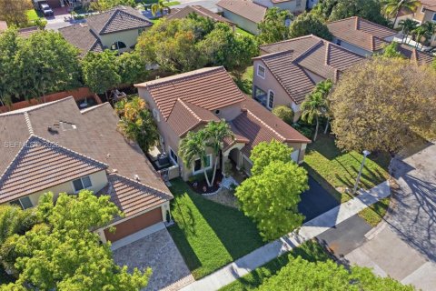 Casa en venta en Coconut Creek, Florida, 3 dormitorios, 198.53 m2 № 2073141 - foto 2