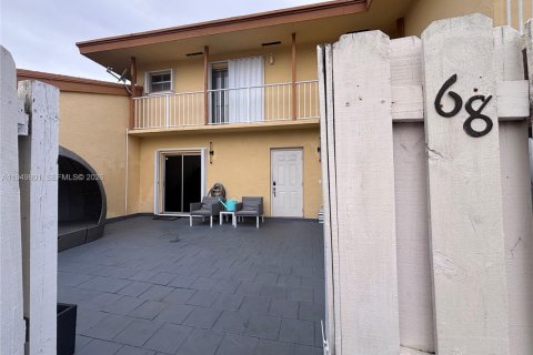 Touwnhouse à vendre à Miami, Floride: 2 chambres, 128.67 m2 № 2153049 - photo 5