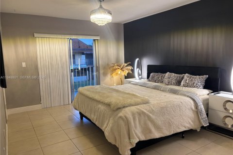 Touwnhouse à vendre à Miami, Floride: 2 chambres, 128.67 m2 № 2153049 - photo 28
