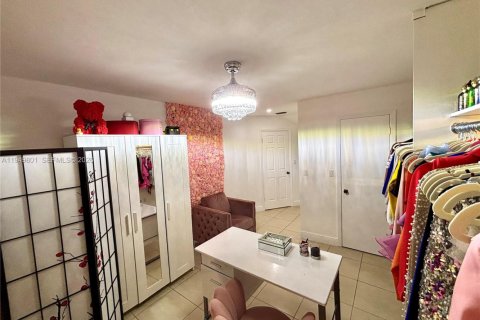 Touwnhouse à vendre à Miami, Floride: 2 chambres, 128.67 m2 № 2153049 - photo 19