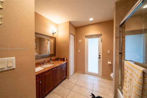 Casa en venta en Homestead, Florida, 4 dormitorios, 304.25 m2 № 1964538 - foto 24