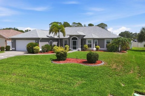 Villa ou maison à North Port, Floride 4 chambres, 214.98 m2 № 2116564