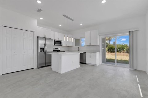 Casa en venta en Rotonda, Florida, 3 dormitorios, 153.85 m2 № 1619252 - foto 13