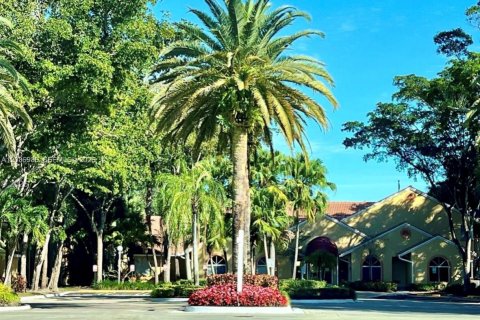 Apartment in Coral Springs, Florida 1 bedroom, 75.81 sq.m. № 2083908 - photo 7