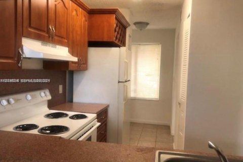 Apartment in Coral Springs, Florida 1 bedroom, 75.81 sq.m. № 2083908 - photo 15