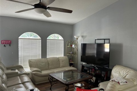 Villa ou maison à vendre à Tampa, Floride: 6 chambres, 215.07 m2 № 2096733 - photo 2