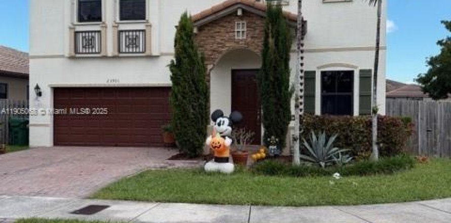 Дом в Хомстед, Флорида 4 спальни, 241.55м2 № 1956097