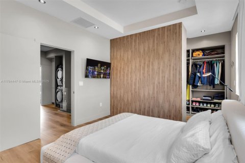 Townhouse in Miami, Florida 3 bedrooms, 128.02 sq.m. № 2017363 - photo 17