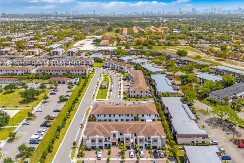 Townhouse in Miami, Florida 3 bedrooms, 128.02 sq.m. № 2017363 - photo 26