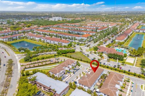 Townhouse in Miami, Florida 3 bedrooms, 128.02 sq.m. № 2017363 - photo 29