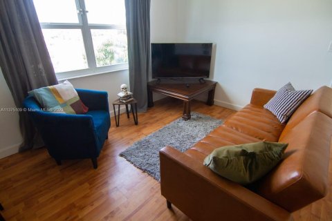 Apartamento en alquiler en Miami Beach, Florida, 1 dormitorio, 51.1 m2 № 1934221 - foto 3