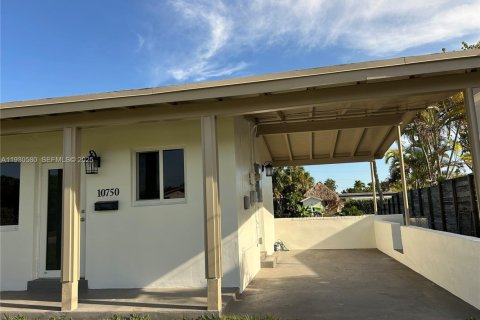 House in Miami, Florida 3 bedrooms, 97.27 sq.m. № 1989405 - photo 25