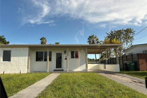 House in Miami, Florida 3 bedrooms, 97.27 sq.m. № 1989405 - photo 24