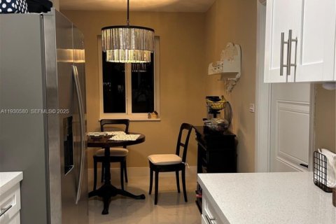 House in Miami, Florida 3 bedrooms, 97.27 sq.m. № 1989405 - photo 6