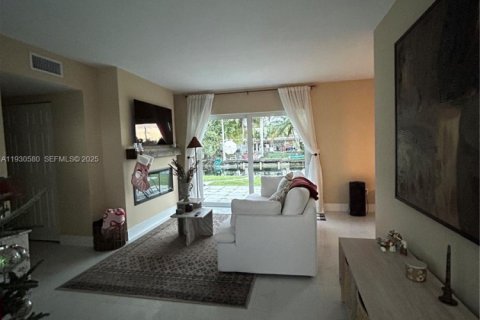 House in Miami, Florida 3 bedrooms, 97.27 sq.m. № 1989405 - photo 20