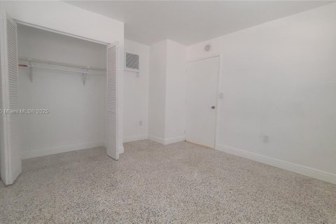 Apartment in Hialeah, Florida 1 bedroom, 51.1 sq.m. № 1952665 - photo 14
