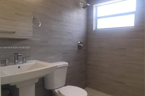 Apartment in Hialeah, Florida 1 bedroom, 51.1 sq.m. № 1952665 - photo 11