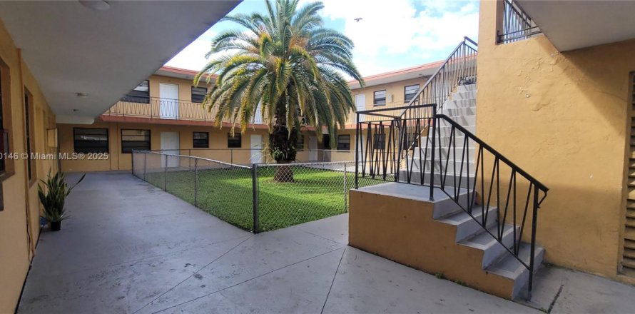Apartment in Hialeah, Florida 1 bedroom, 51.1 sq.m. № 1952665