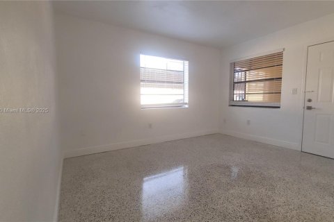 Apartment in Hialeah, Florida 1 bedroom, 51.1 sq.m. № 1952665 - photo 6
