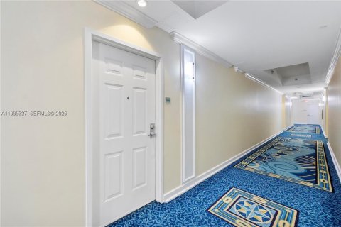 Condo in Fort Lauderdale, Florida, 2 bedrooms  № 2030140 - photo 2