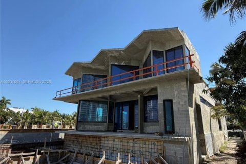 House in Golden Beach, Florida 7 bedrooms, 863.06 sq.m. № 2020609 - photo 30