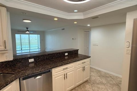 Condo in Sarasota, Florida, 2 bedrooms  № 2238778 - photo 11