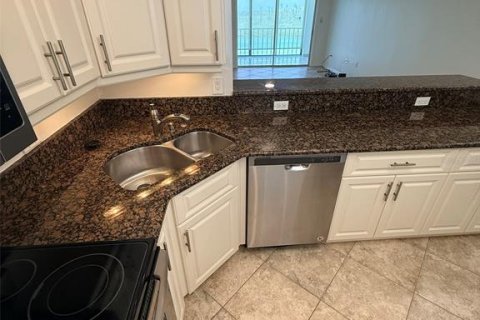 Condo in Sarasota, Florida, 2 bedrooms  № 2238778 - photo 10