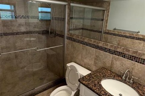 Condo in Sarasota, Florida, 2 bedrooms  № 2238778 - photo 19