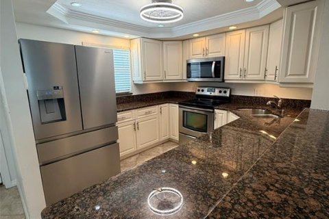 Condo in Sarasota, Florida, 2 bedrooms  № 2238778 - photo 7