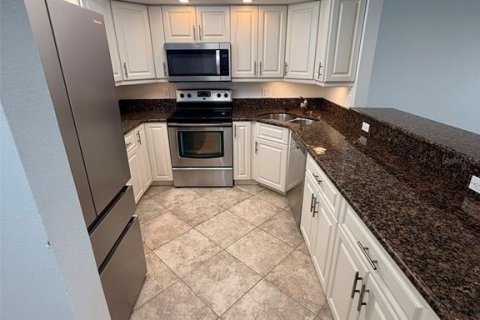 Condo in Sarasota, Florida, 2 bedrooms  № 2238778 - photo 8