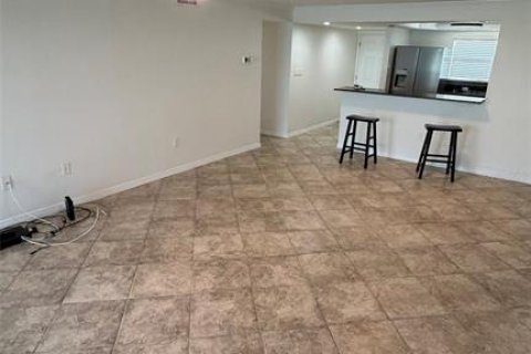 Condo in Sarasota, Florida, 2 bedrooms  № 2238778 - photo 5