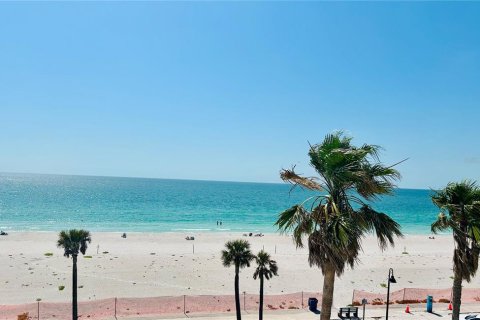 Condominio en alquiler en Saint Pete Beach, Florida, 2 dormitorios, 124.49 m2 № 1615344 - foto 3