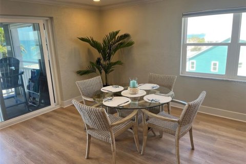 Condominio en alquiler en Saint Pete Beach, Florida, 2 dormitorios, 124.49 m2 № 1615344 - foto 7