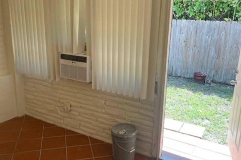 Appartement à louer à Hollywood, Floride: 1 chambre, 65.03 m2 № 2286033 - photo 2