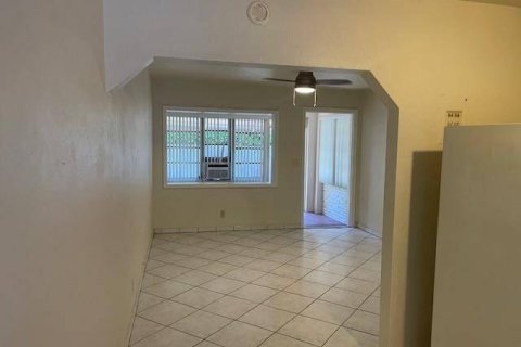 Appartement à louer à Hollywood, Floride: 1 chambre, 65.03 m2 № 2286033 - photo 4