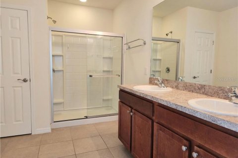 House in Cape Coral, Florida 3 bedrooms, 162.3 sq.m. № 1919157 - photo 13