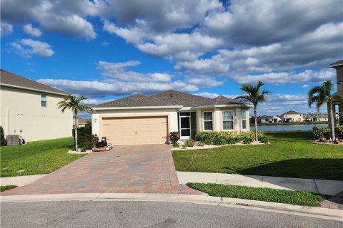 House in Cape Coral, Florida 3 bedrooms, 162.3 sq.m. № 1919157 - photo 1