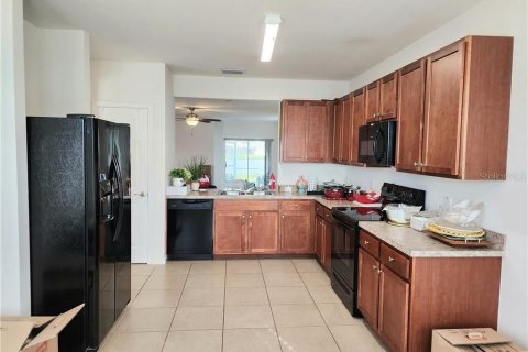 House in Cape Coral, Florida 3 bedrooms, 162.3 sq.m. № 1919157 - photo 5