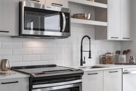 Apartment in Miami, Florida 1 bedroom, 70.79 sq.m. № 2035497 - photo 16