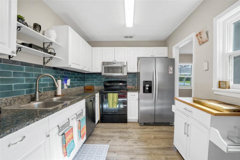Immobilier commercial à vendre à Winter Haven, Floride: 110.55 m2 № 1869353 - photo 9