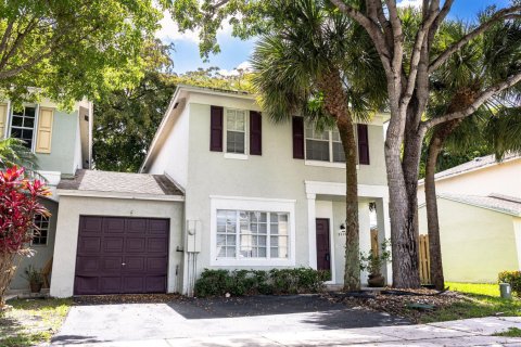 Touwnhouse à Tamarac, Floride 3 chambres, 151.99 m2 № 2088389
