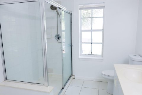 Touwnhouse à vendre à Tamarac, Floride: 3 chambres, 151.99 m2 № 2088389 - photo 12